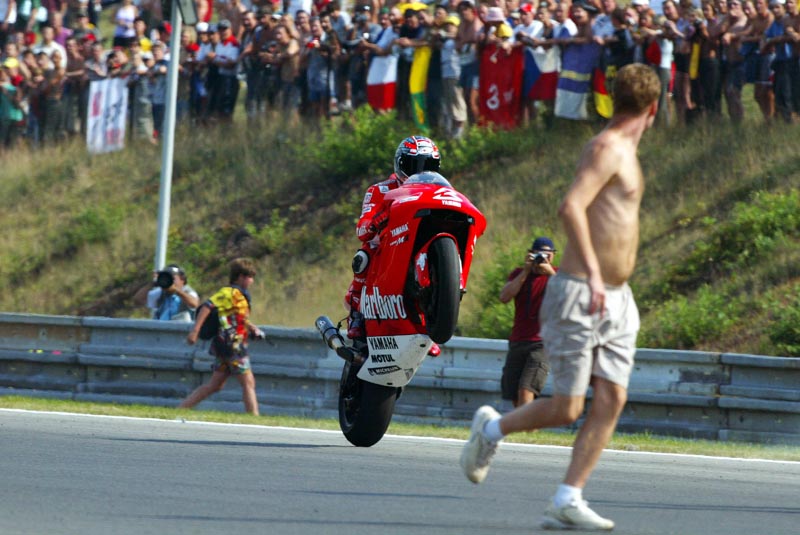 Foggy, Corser & Haydon send Sheene support.