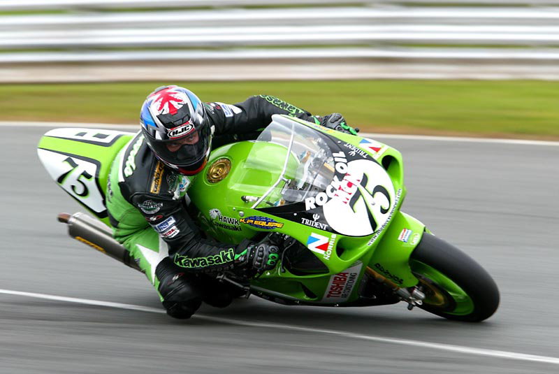 Hislop closes in on title as Easton wraps it up.