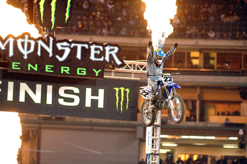 Windham victory tightens title chase.