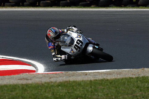 Melandri wins 250 title - by 0.007secs!