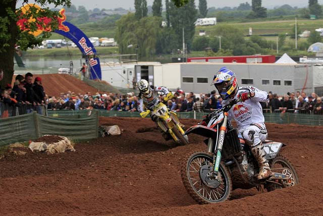 Stewart sweeps Hangtown.