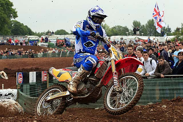 Stewart's streak continues.