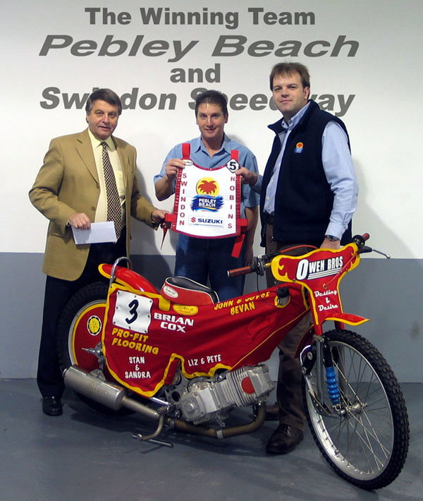 Hammers get flying start, Tatum breaks wrist.