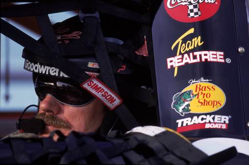 LVMS to use 33,333 flowers to honour Earnhardt.