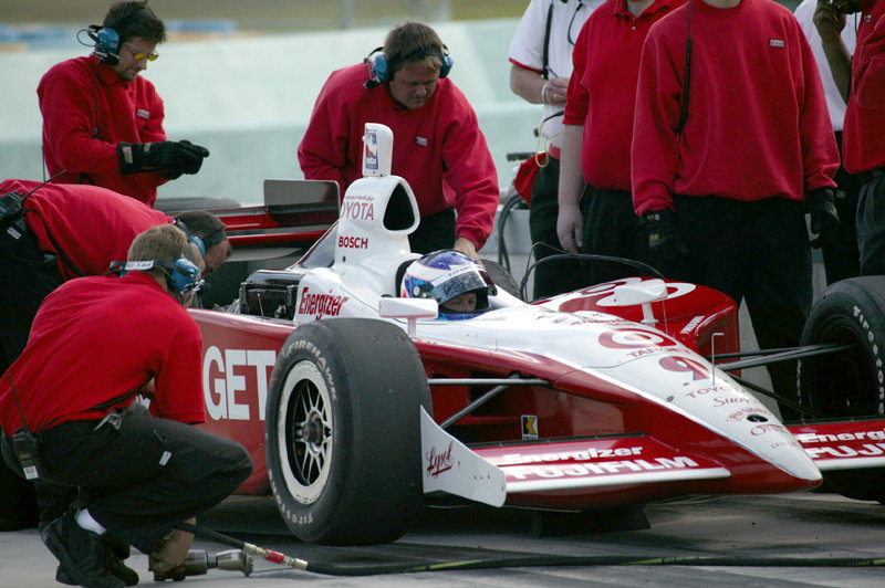 Johnson Controls collects Ford awards.