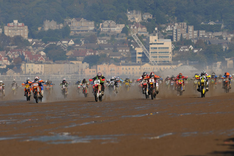 Stewart dominates Paris-Bercy Supercross.