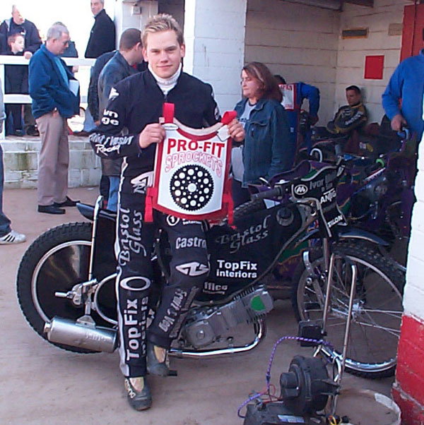 Smith signs for Sprockets.