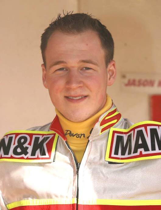 Walker signs for Sprockets.
