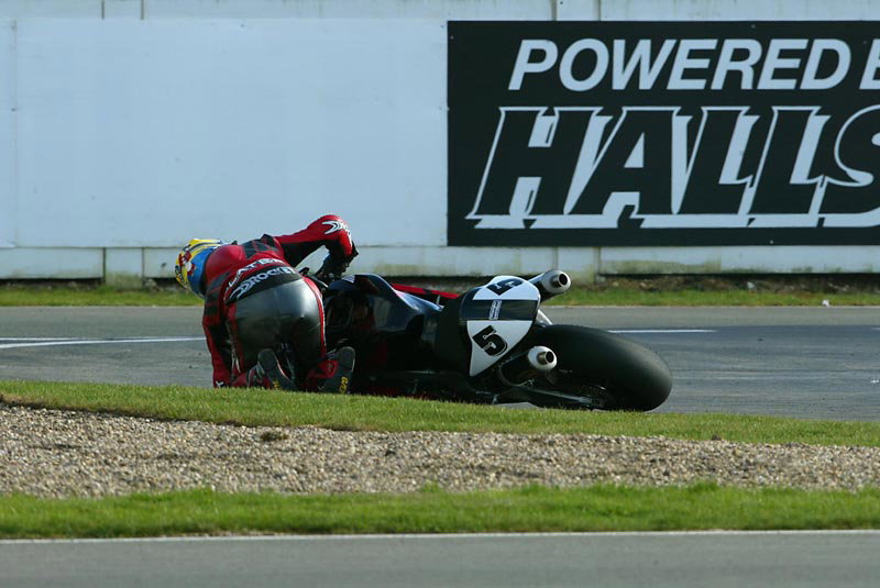 Missed gear costs Coutts Thruxton win.