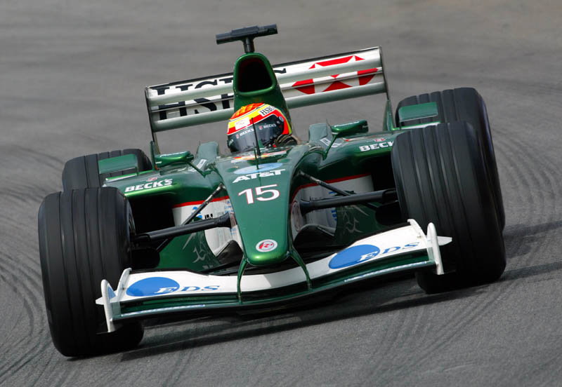 Verstappen brings out red flags in qualifying.