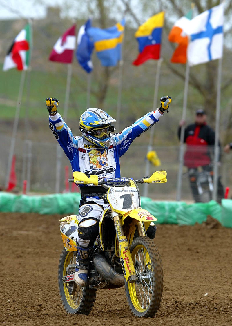 Crockard pushes Everts to the end.