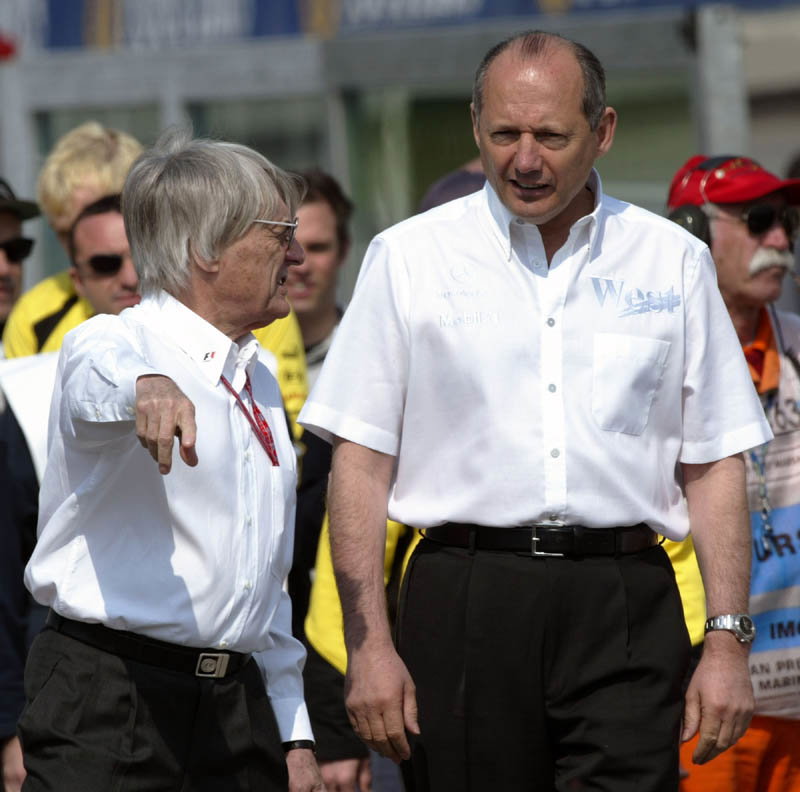 Canadian GP 2003 - Schumacher seizes initiative.