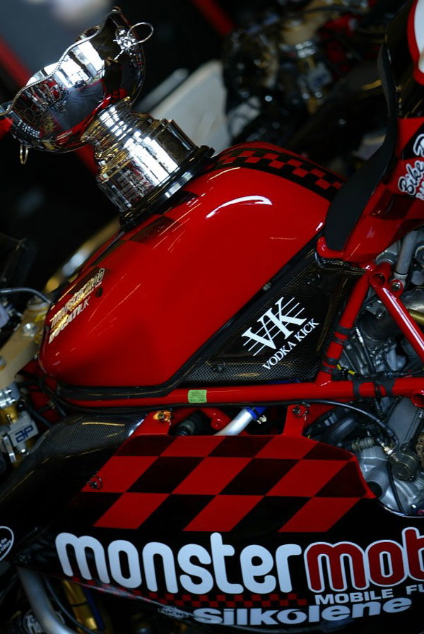 Rizla Suzuki improves for 2004.