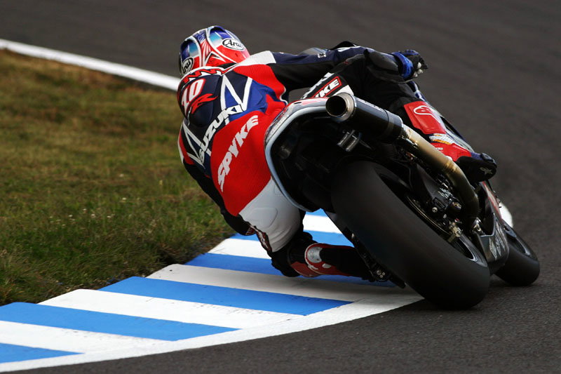 Elias walks to 250cc Motegi victory.