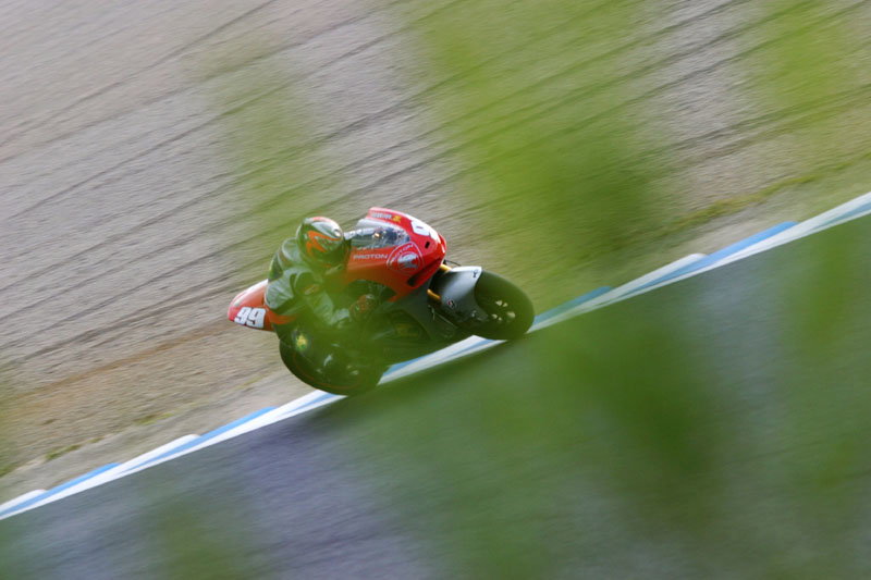 Biaggi dedicates 'best race of year' to Kato.