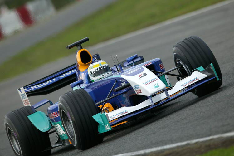 Minardi: Baumgartner races in 2004.