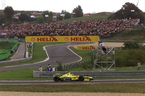 DC slams Hungaroring kerbs!