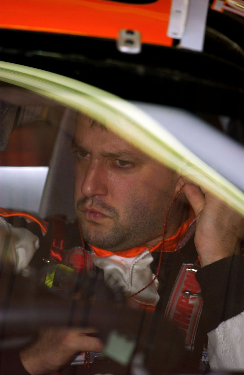 Wallace apologises for airport outburst.