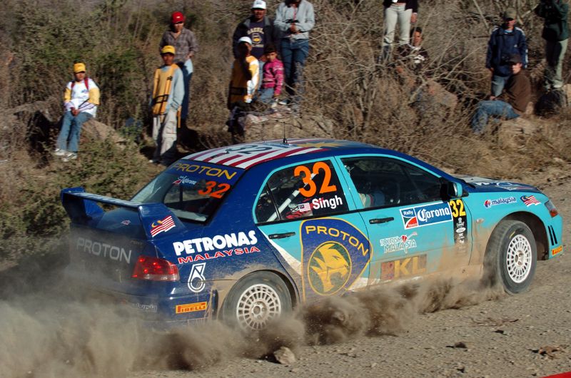 Duval holds fourth as Argentina takes heavy toll.