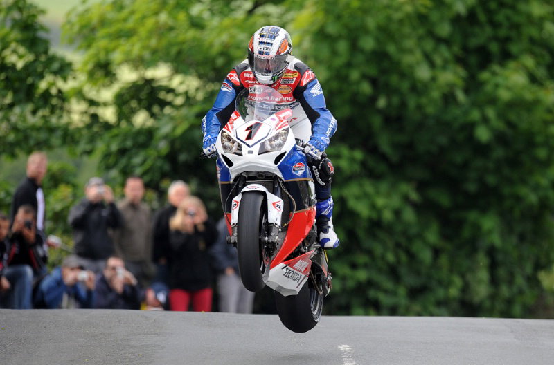 Gary Johnson joins Valentine and MV Agusta for TT