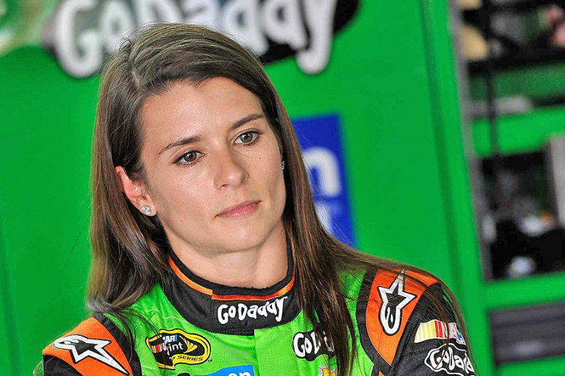 F1 Spanish Grand Prix: Grosjean pit stop incident a 