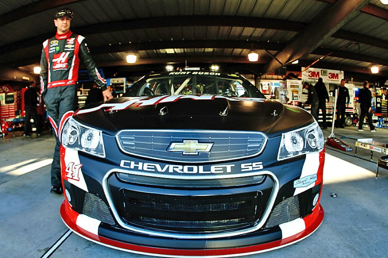 NASCAR: Brian Vickers sidelined by further health issues