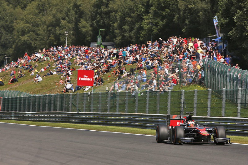 GP2: De Jong escapes serious injury after horror crash