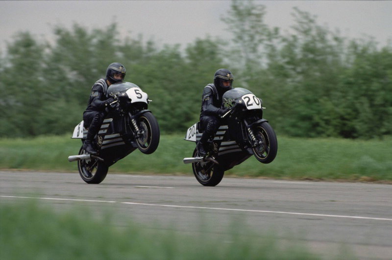 Manx Grand Prix: Dutch newcomer killed in practice