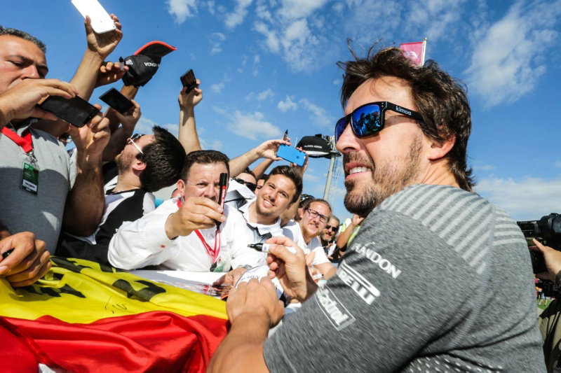 Schumacher's blackmailer given suspended sentence in Germany