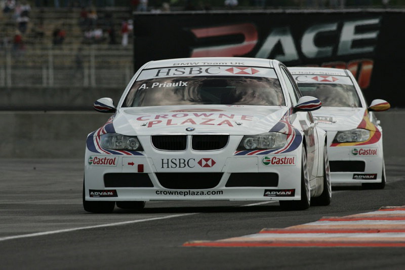 Huff takes first Cruze win