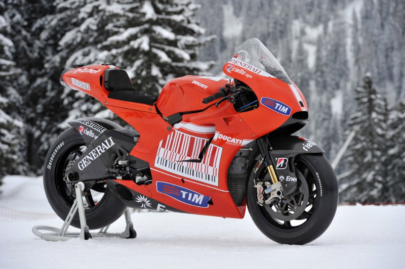 Hayden wins Wrooom ice race.