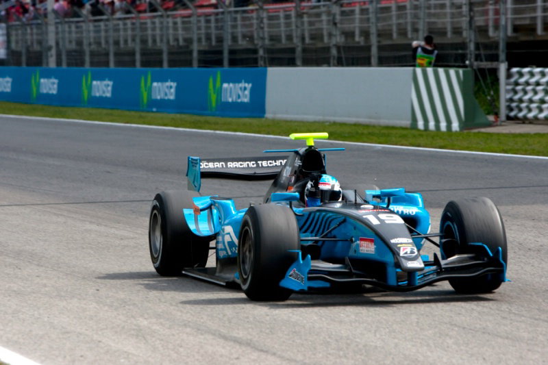 Pic takes Barcelona GP2 feature