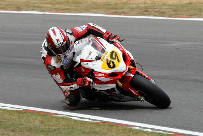 Sykes claims wild-card win at Brands Hatch