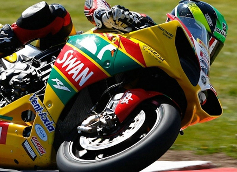 Byrne back on top at Thruxton