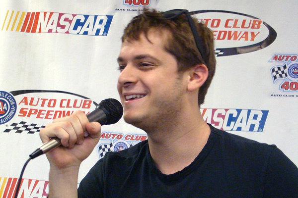 In brief: Kahne knee surgery; Trucks driver DUI arrest