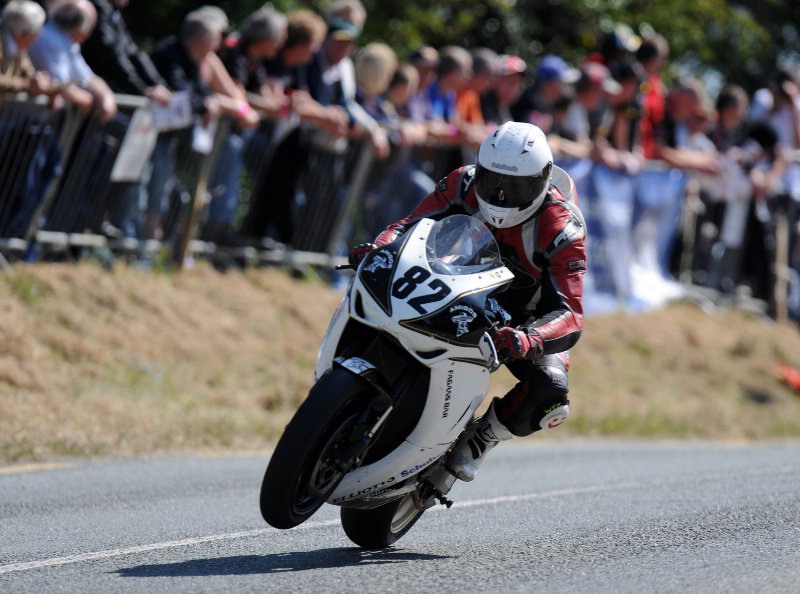 Southern 100: Rain and red flags hit opening race