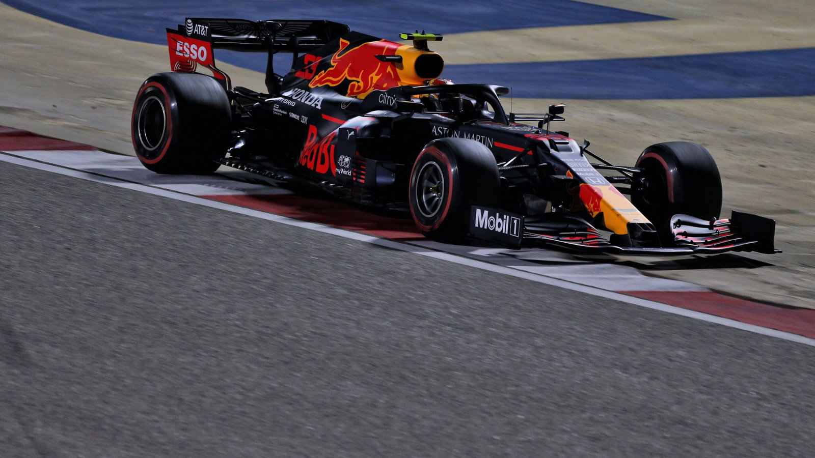 Alexander Albon (THA) Red Bull Racing