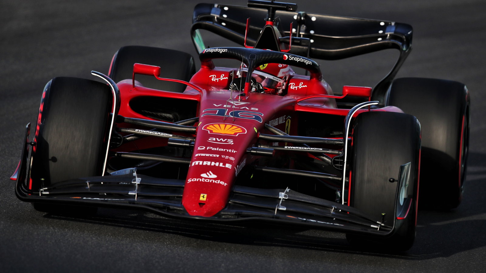 Charles Leclerc (MON) Ferrari F1-75.