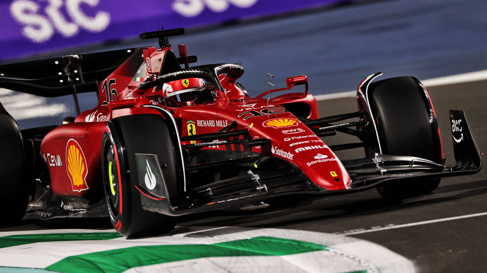 Charles Leclerc (MON) Ferrari F1-75.