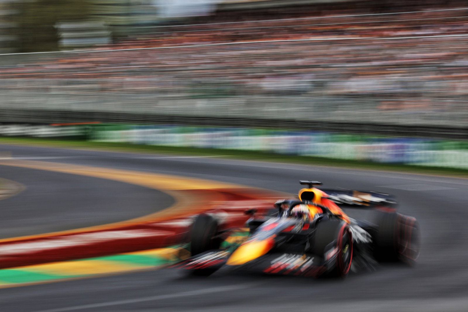 Max Verstappen (NLD) ) Red Bull Racing RB18. Kejuaraan Dunia Formula 1, Rd 3, Grand Prix Australia, Albert Park,