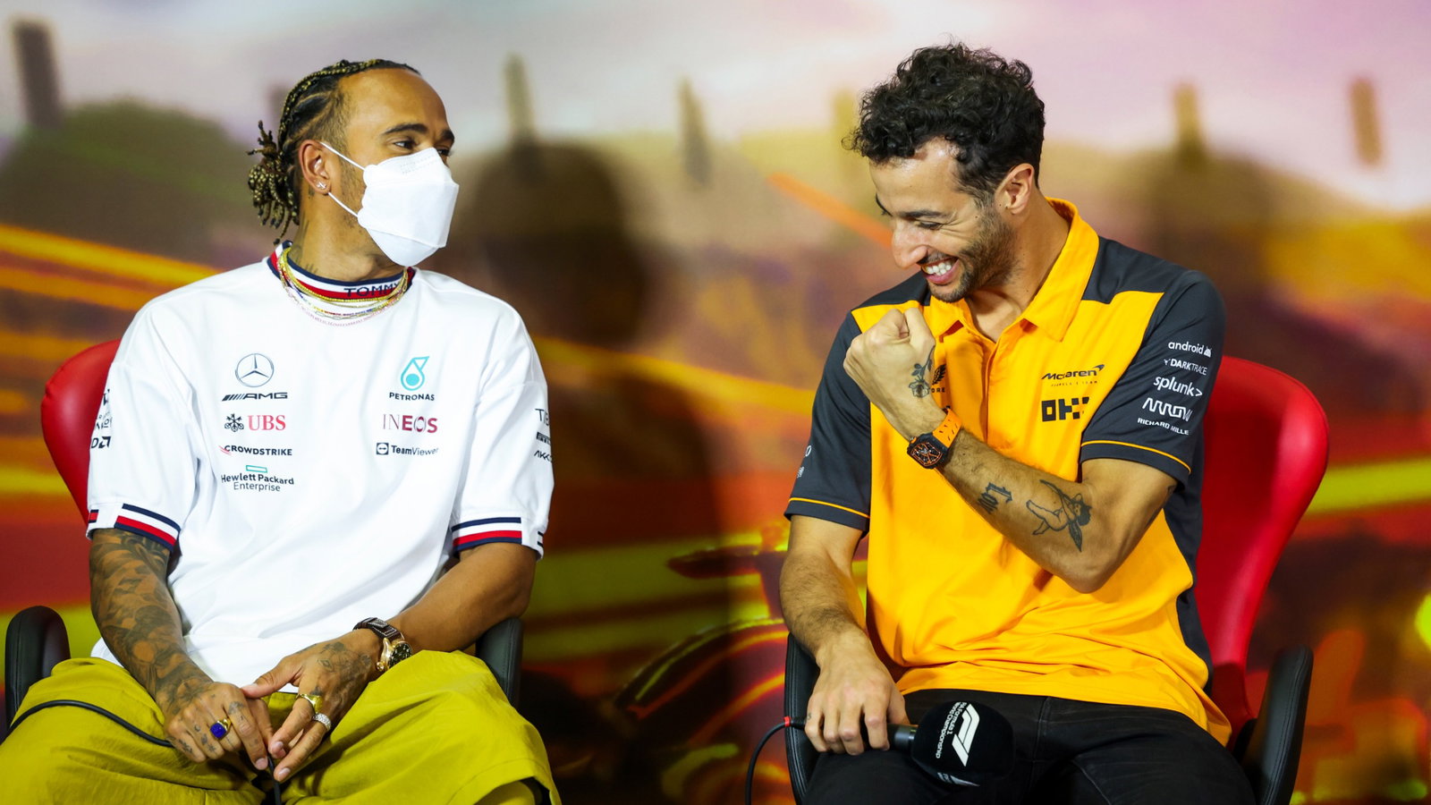 (L to R): Lewis Hamilton (GBR) and Daniel Ricciardo (AUS) in the FIA Press Conference.