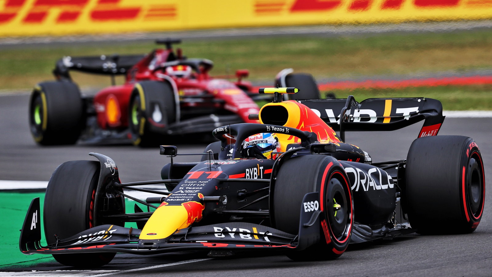 Sergio Perez (MEX) Red Bull Racing RB18.