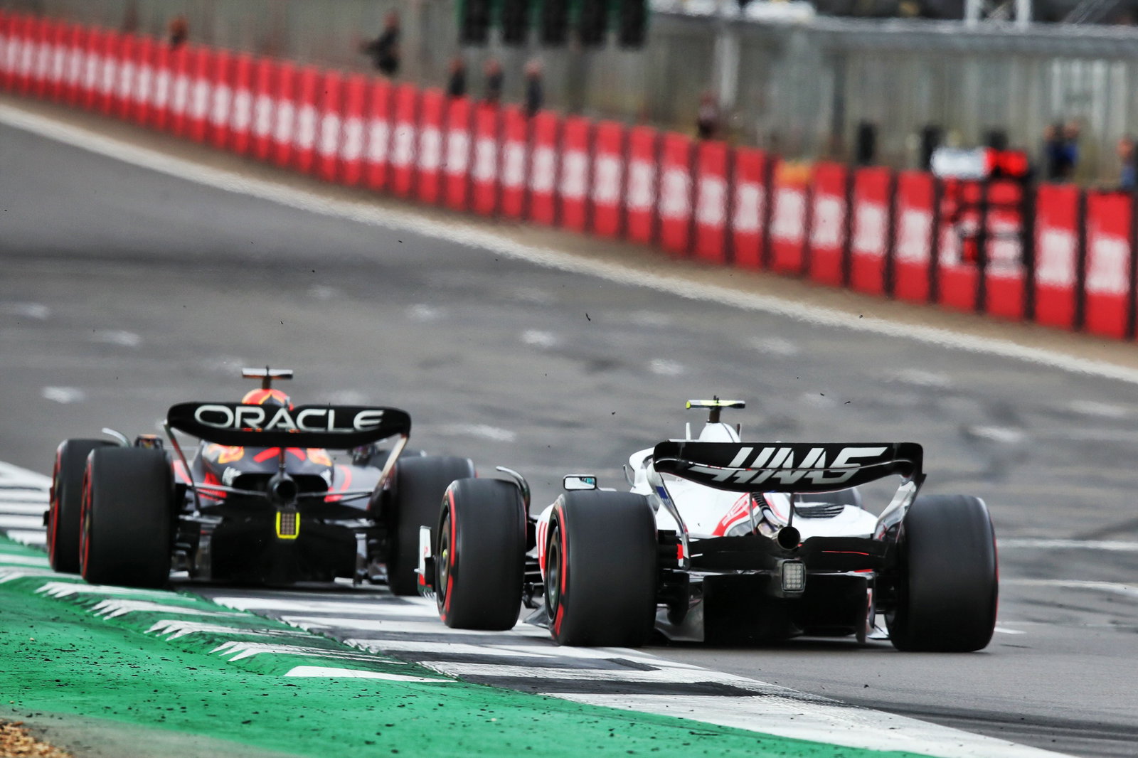 Max Verstappen (NLD) Red Bull Racing RB18 leads Mick Schumacher (GER) Haas VF-22. Formula 1 World Championship, Rd 10,