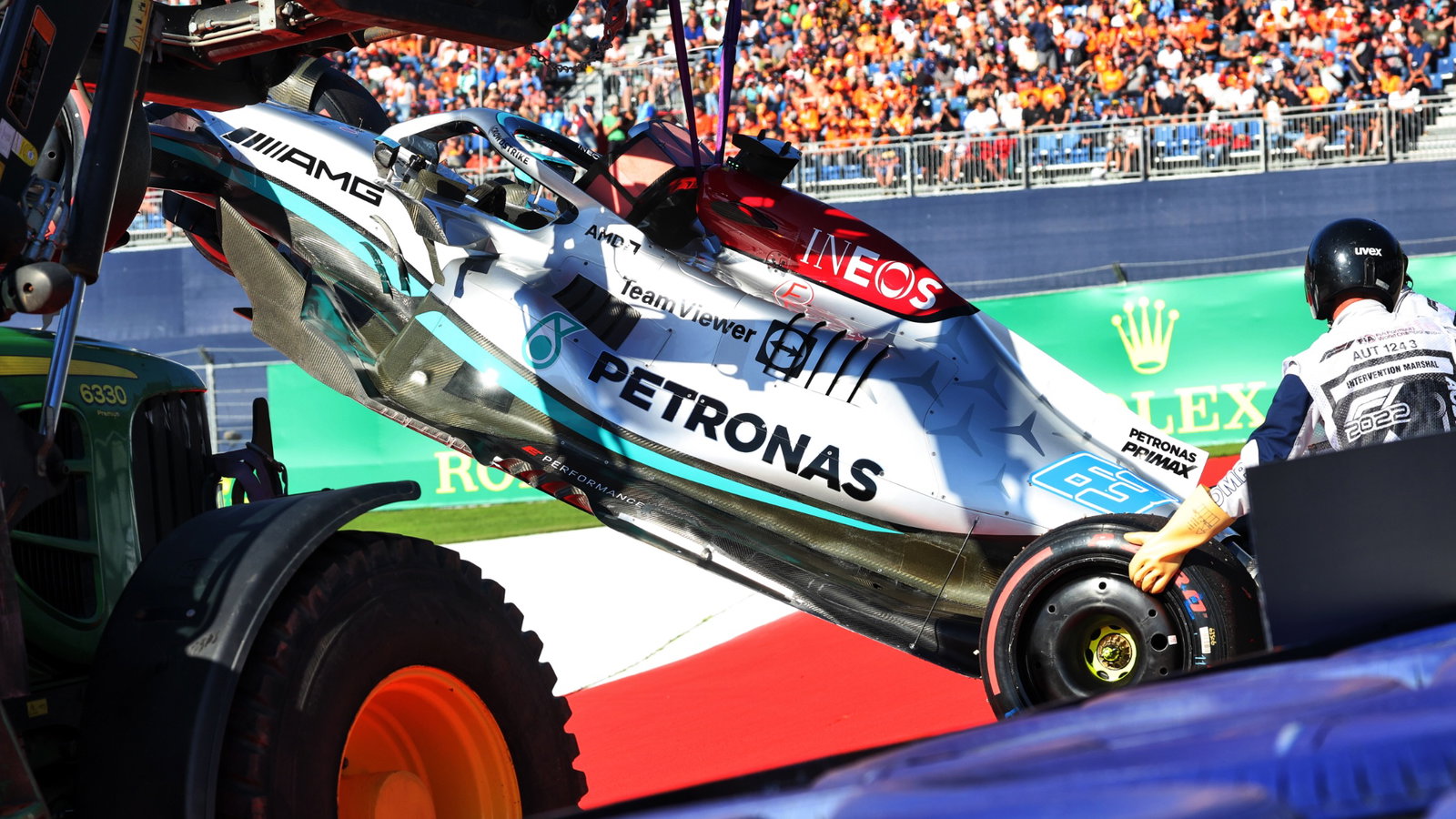 George Russell (GBR) Mercedes AMG F1 W13 crashed out of qualifying. Formula 1 World Championship, Rd 11, Austrian Grand