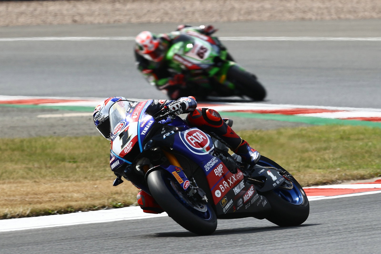 Toprak Razgatlioglu and Jonathan Rea, Donington Park WorldSBK superpole race, 17 July