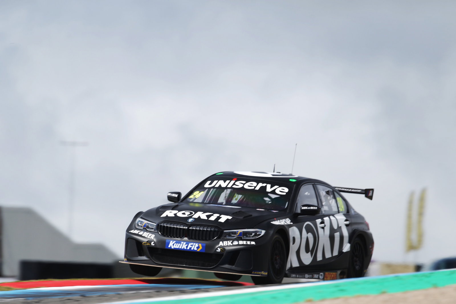 Jake Hill (GBR) - ROKiT MB Motorsport BMW 330e M