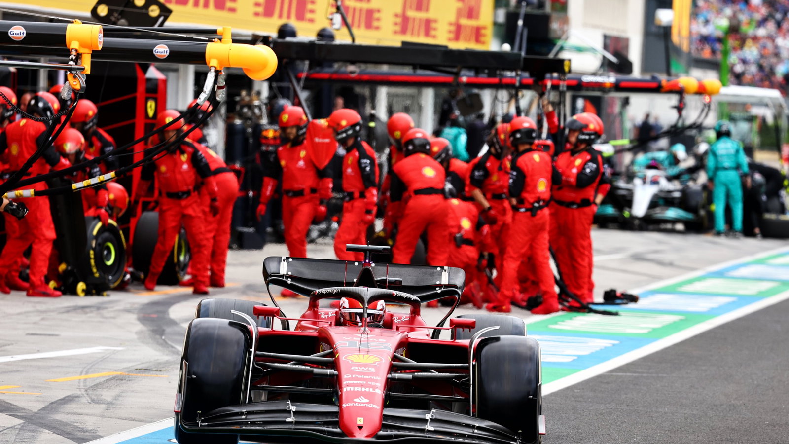 Charles Leclerc (MON) Ferrari F1-75 m