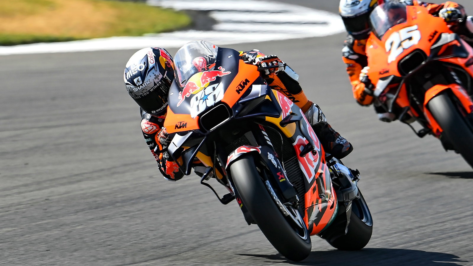 Miguel Oliveira, KTM MotoGP, Raul Fernandez Tech 3 KTM, Silverstone 2022