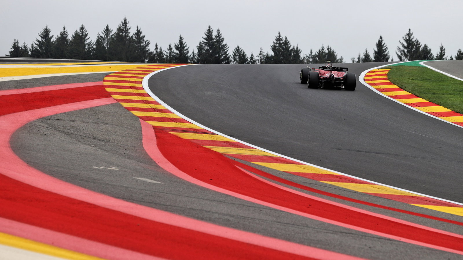 Carlos Sainz Jr (ESP) Ferrari F1-75. Formula 1 World Championship, Rd 14, Belgian Grand Prix, Spa Francorchamps, Belgium,