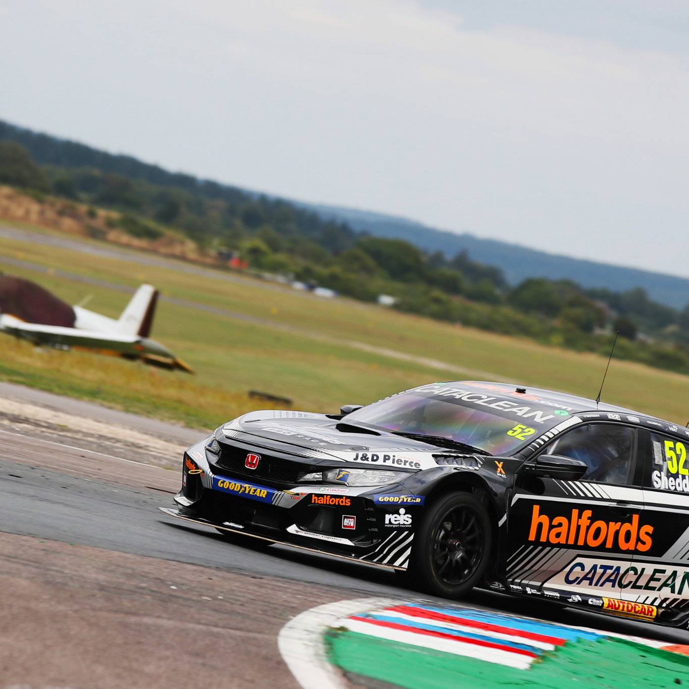 Gordon Shedden (GBR) - Halfords Racing with Cataclean Honda Civic Type